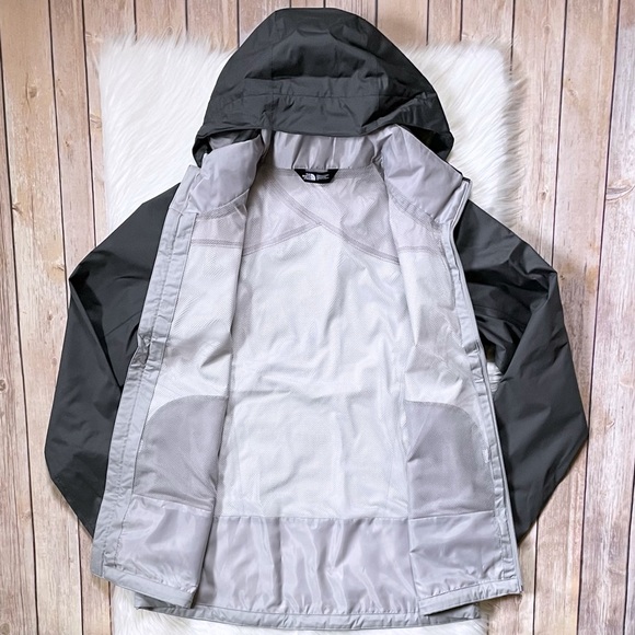 The North Face Women’s Resolve Plus Rain Jacket - Picture 4 of 8